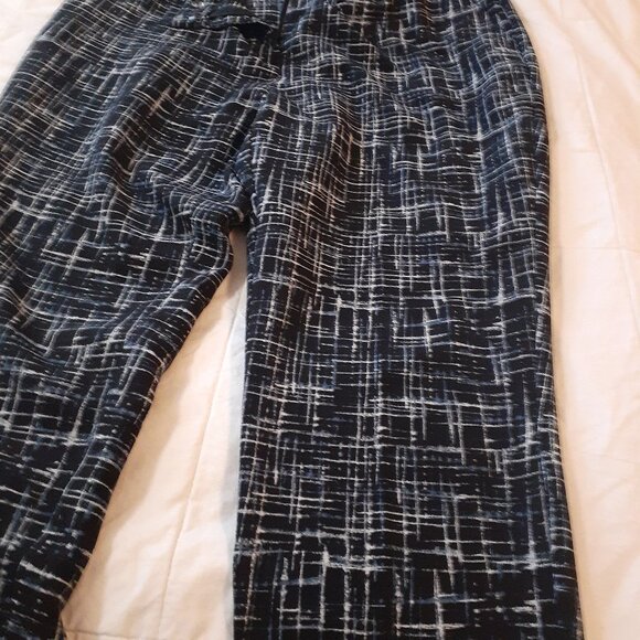 Jones New York Patterned Pants size 12 Black/Blue/White - Picture 2 of 7